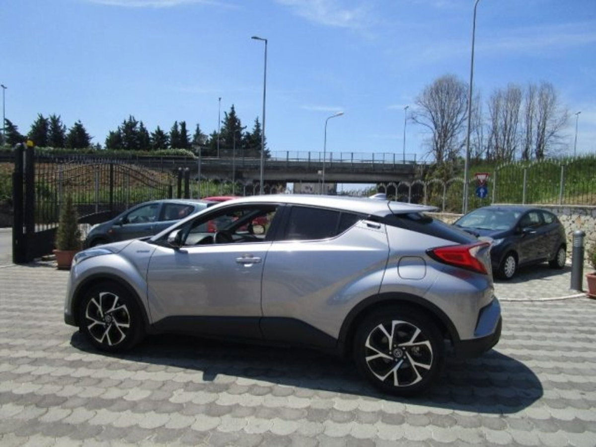 Toyota Toyota C-HR 1.8 Hybrid E-CVT Trend