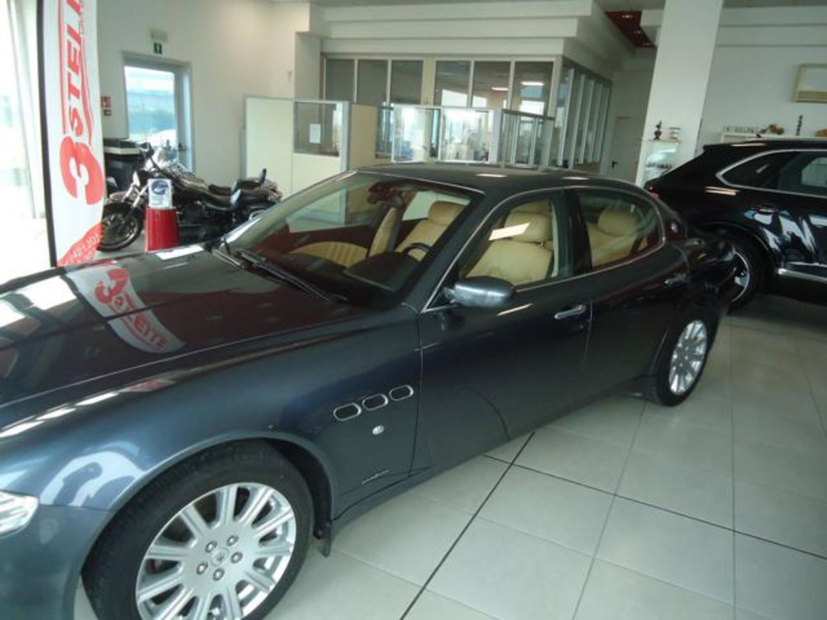 Maserati Quattroporte 4.2 V8 (2)
