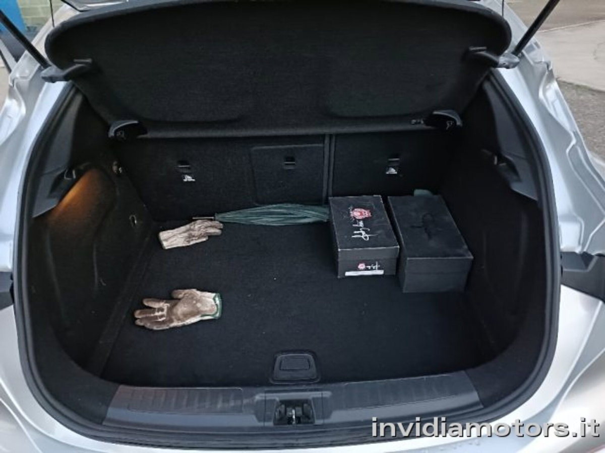 Infiniti Q30 1.5 diesel (12)