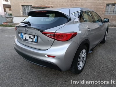 Infiniti Q30 1.5 diesel (5)