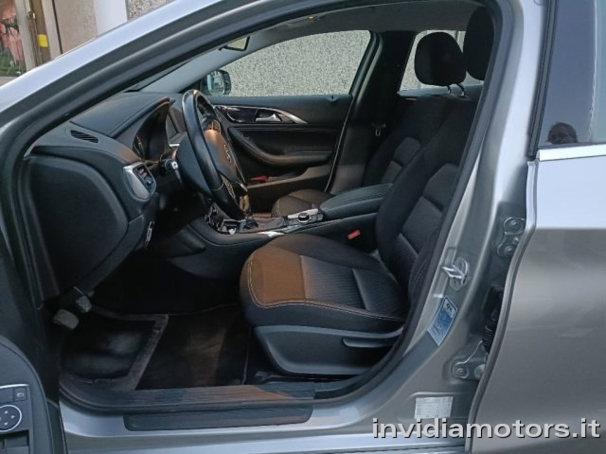 Infiniti Q30 1.5 diesel (7)