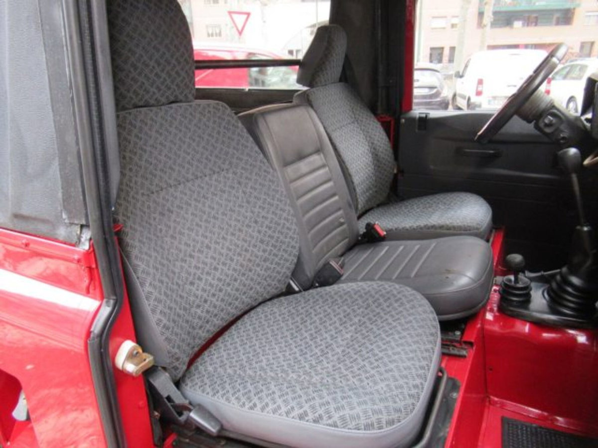 Land Rover Defender 90 2.5 Tdi Hard-top (18)