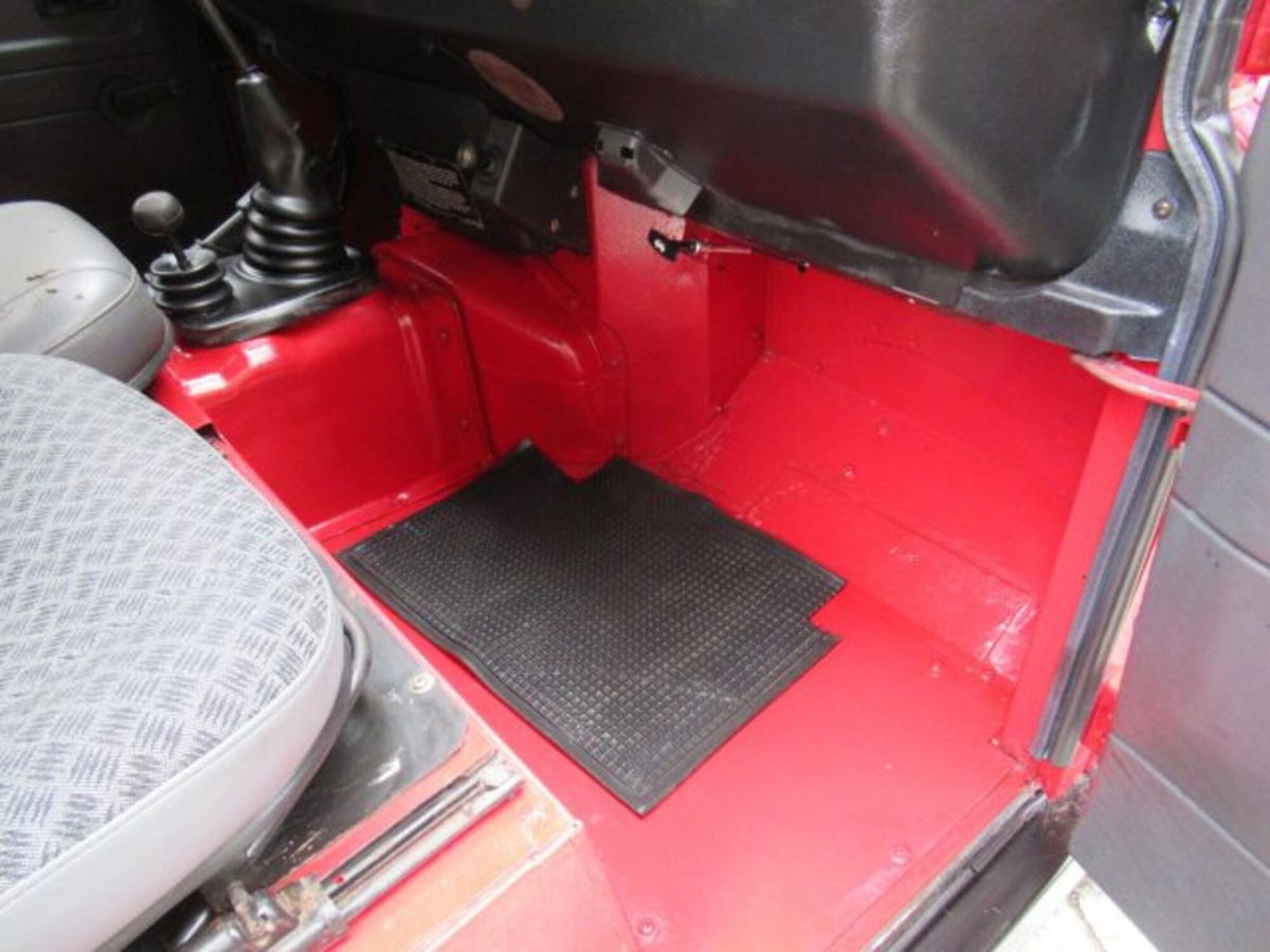 Land Rover Defender 90 2.5 Tdi Hard-top (19)
