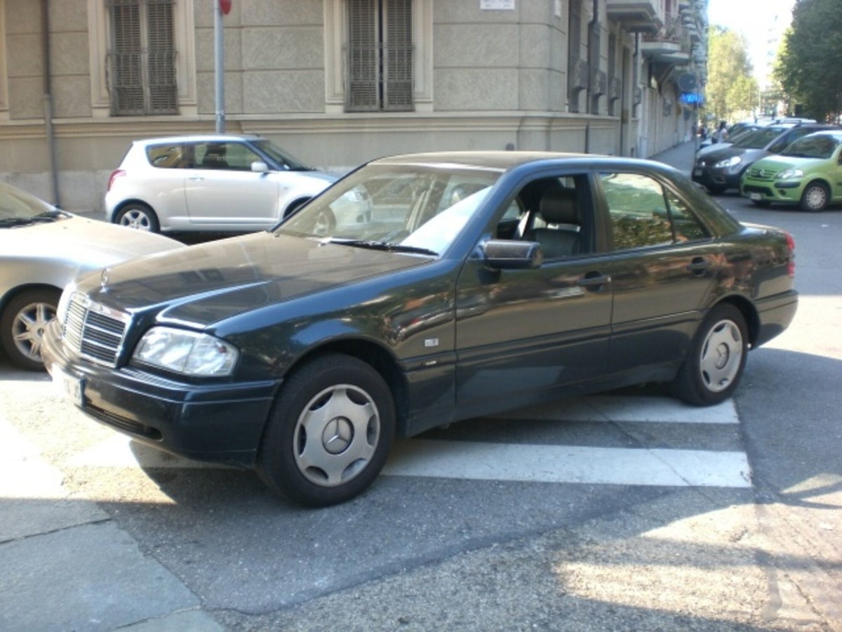 Mercedes-Benz Classe C 180 cat Classic (2)