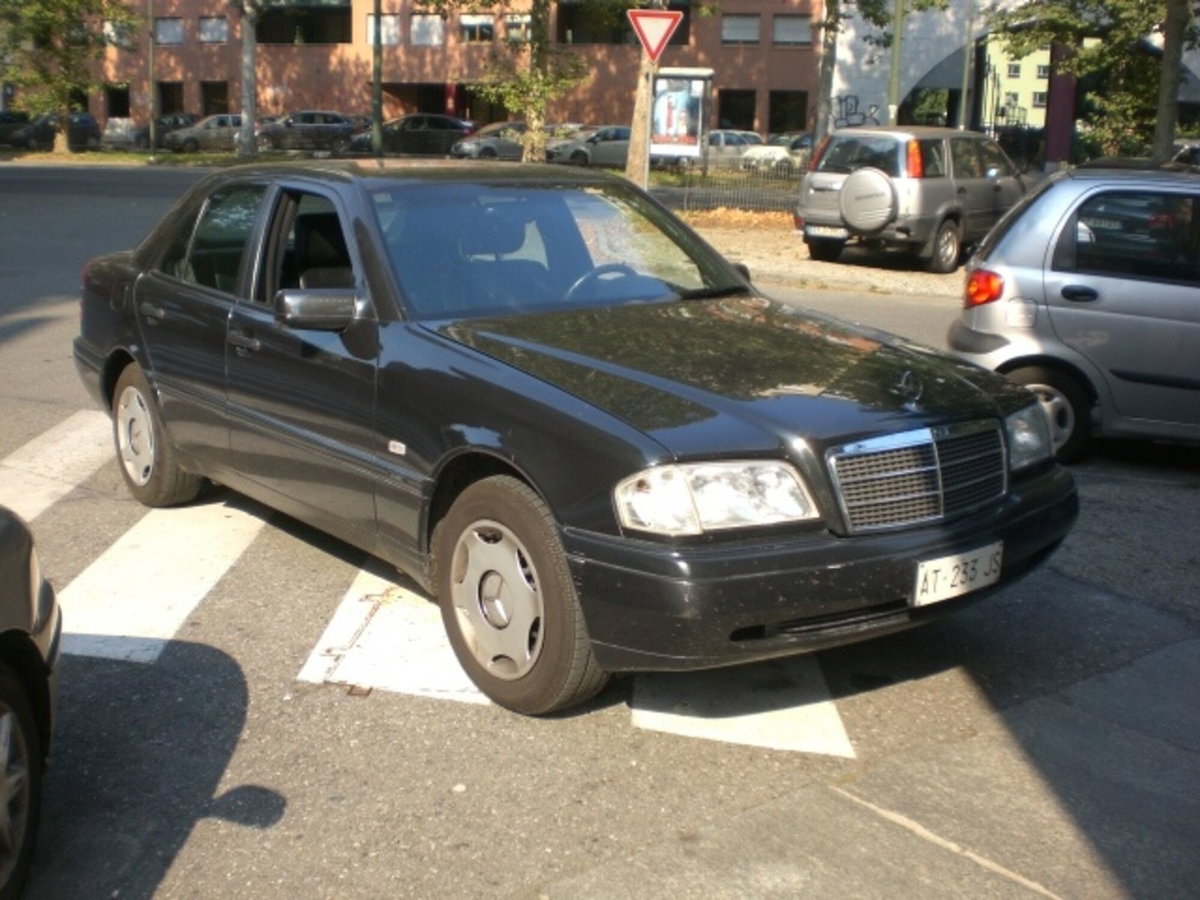 Mercedes-Benz Classe C 180 cat Classic (3)