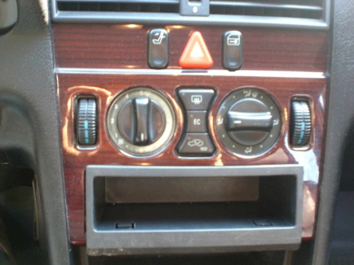 Mercedes-Benz Classe C 180 cat Classic (8)