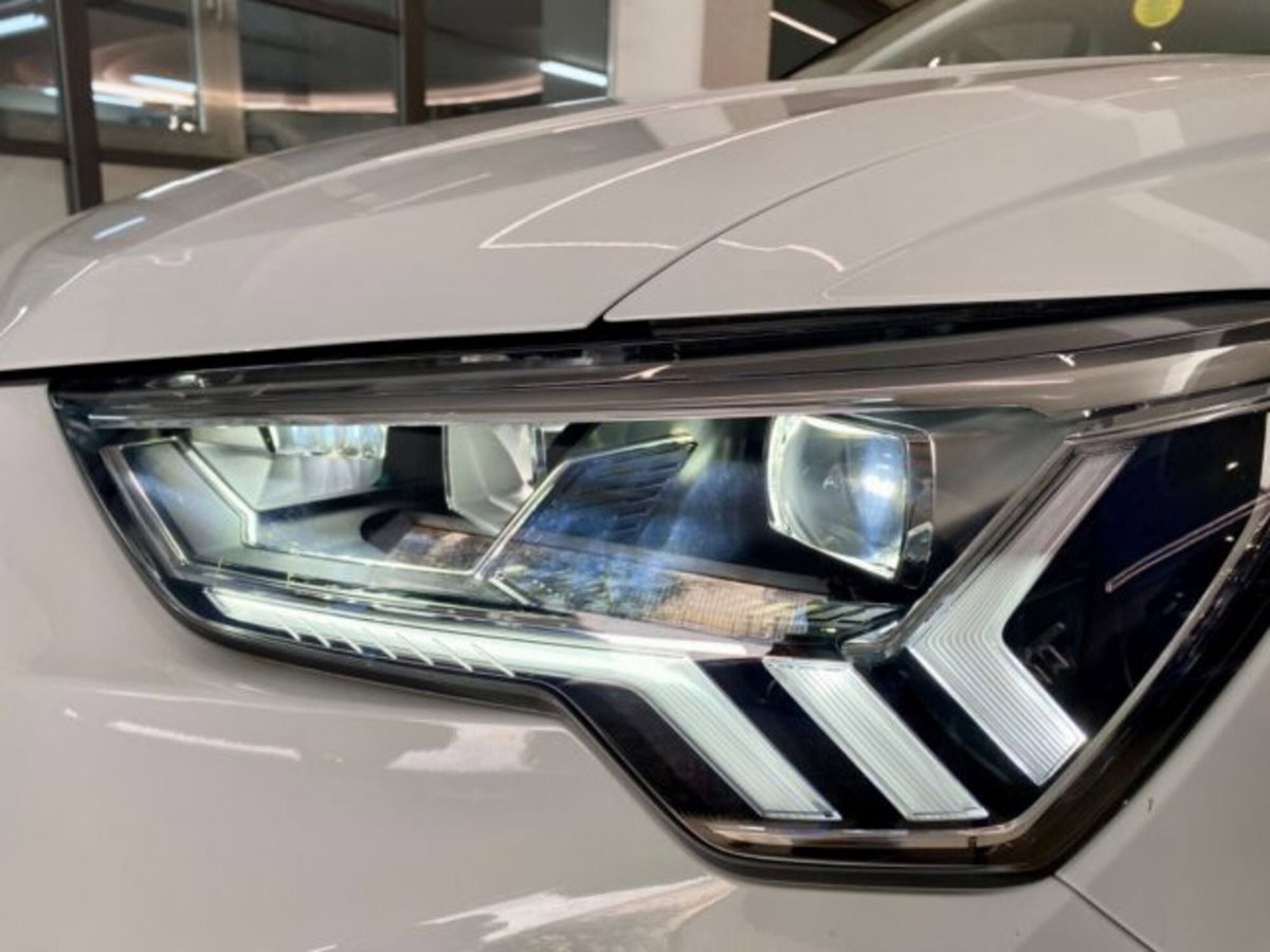 Audi Q3 Sportback 35 TDI quattro S tronic S line edition (4)
