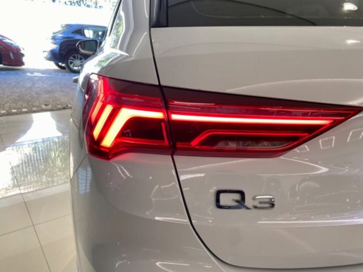 Audi Q3 Sportback 35 TDI quattro S tronic S line edition (9)