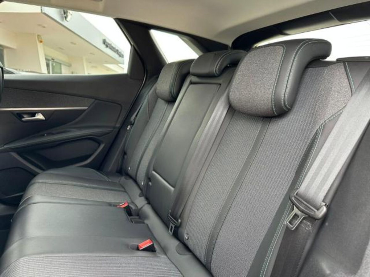Peugeot 3008 BlueHDi 130 S&S EAT8 Allure Pack (8)