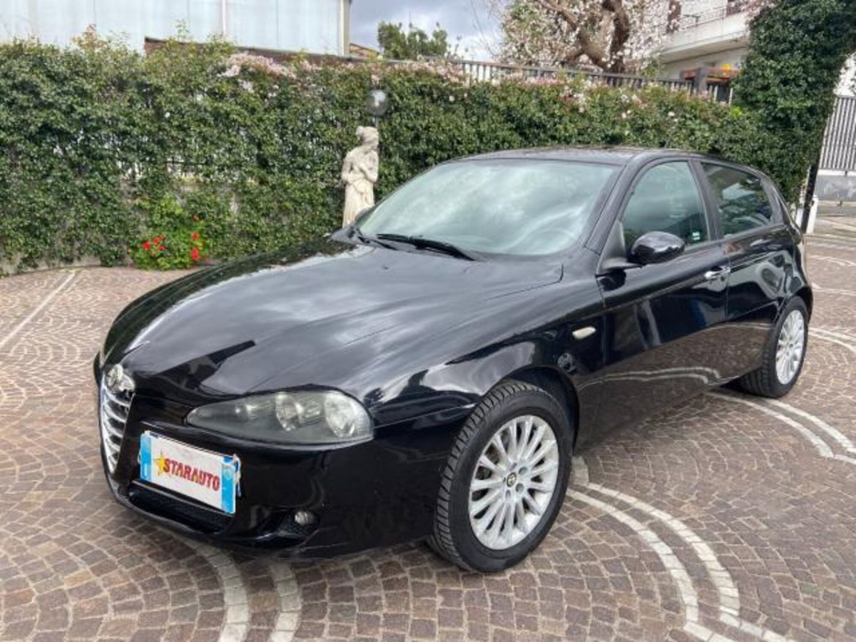 Alfa Romeo 147 1.6 16V TS (105) 5 porte Distinctive (8)