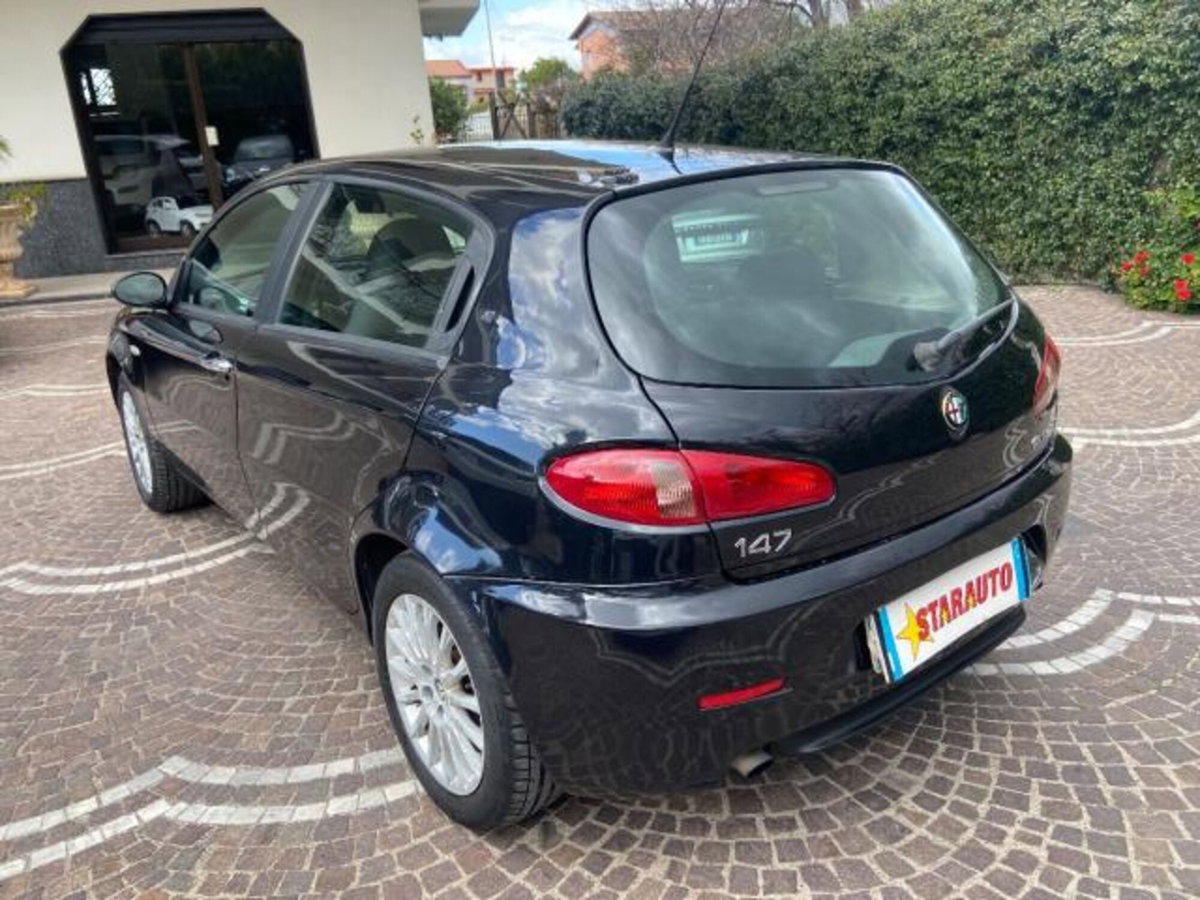 Alfa Romeo 147 1.6 16V TS (105) 5 porte Distinctive (9)