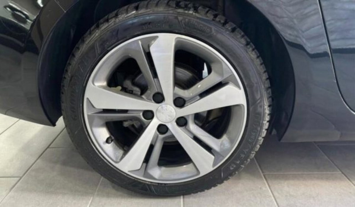 Peugeot 308 SW BlueHDi 130 S&S EAT8 Active Business (8)