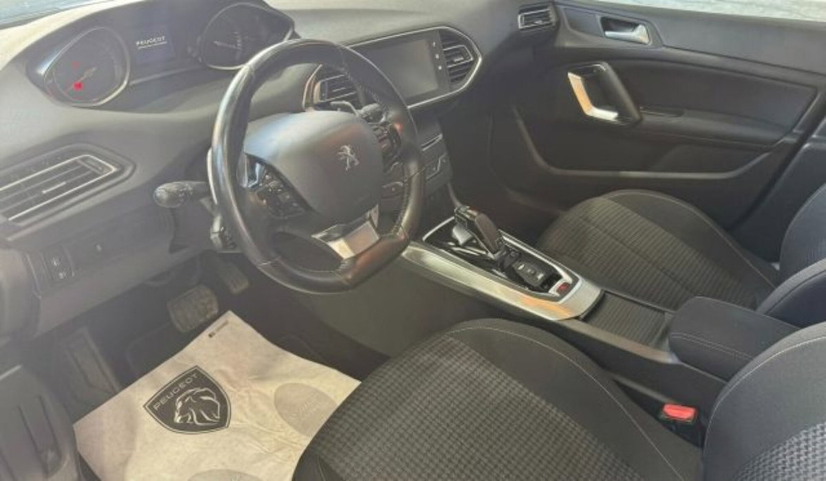 Peugeot 308 SW BlueHDi 130 S&S EAT8 Active Business (9)