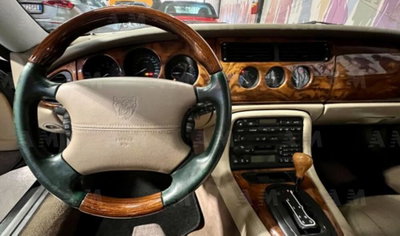 Jaguar XK8 4.2 Coupé (12)