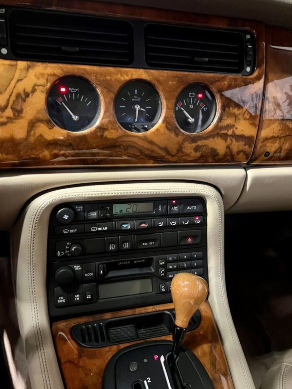 Jaguar XK8 4.2 Coupé (17)