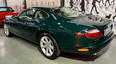 Jaguar XK8 4.2 Coupé (2)