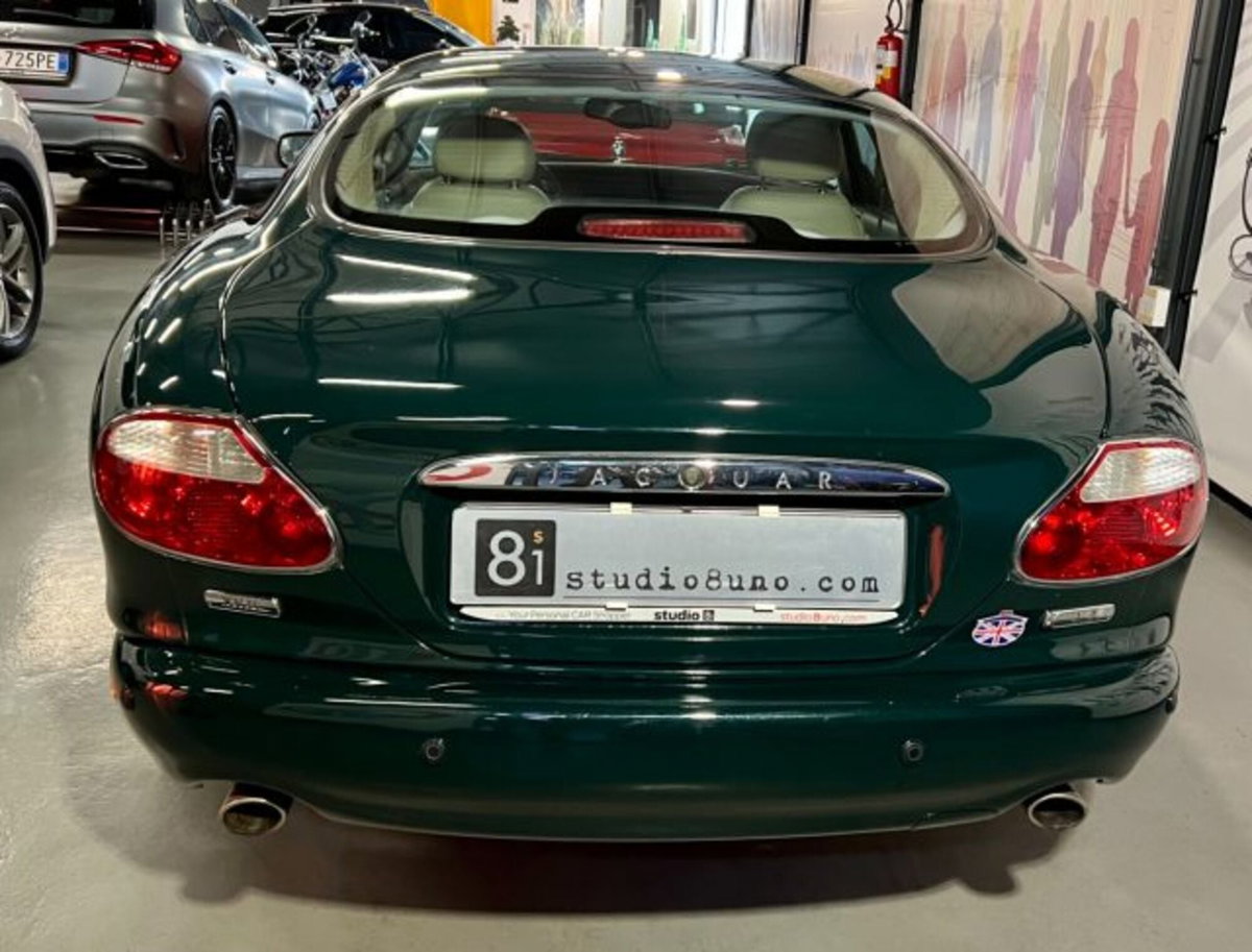 Jaguar XK8 4.2 Coupé (3)