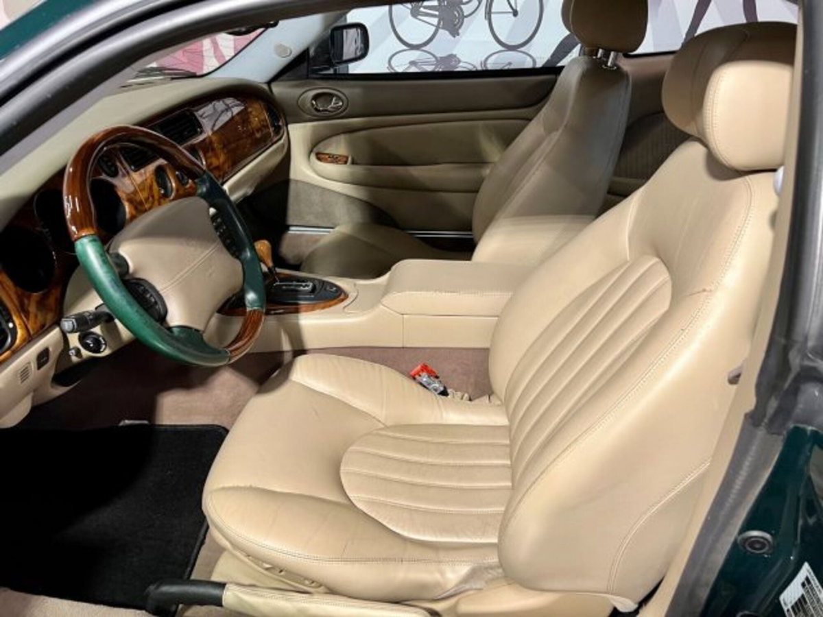 Jaguar XK8 4.2 Coupé (8)