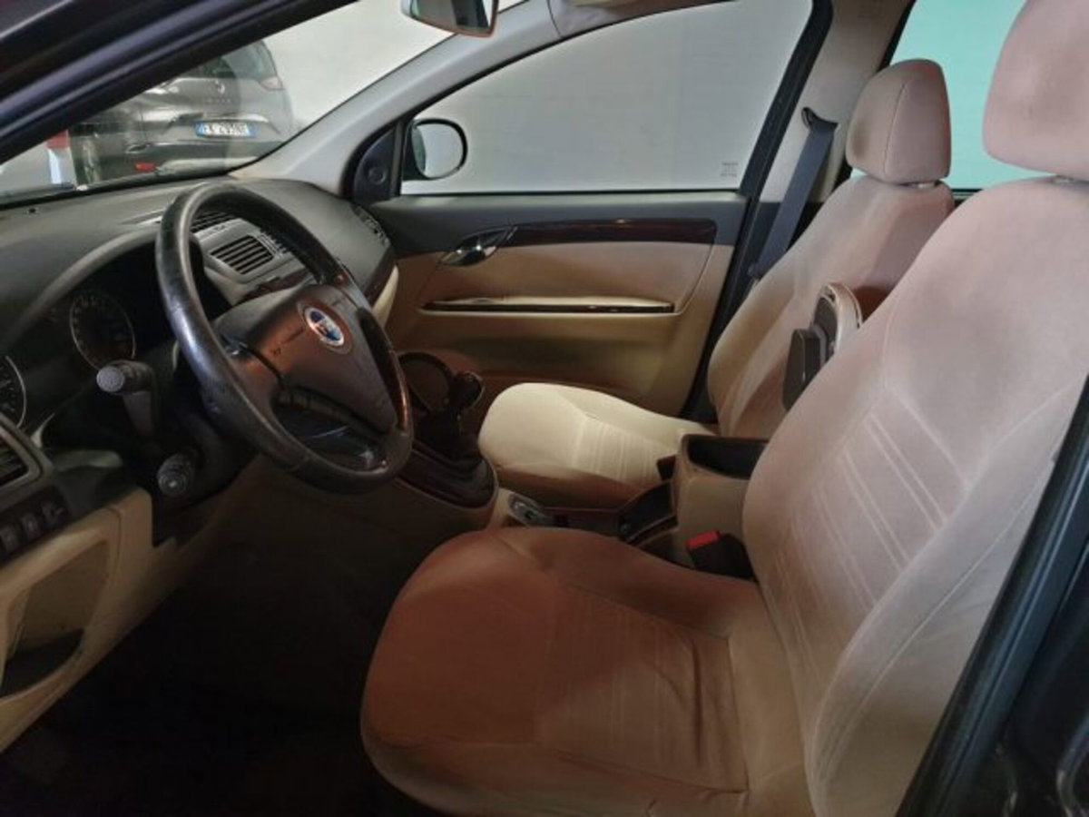 Fiat Croma 1.9 Multijet 16V Active (9)