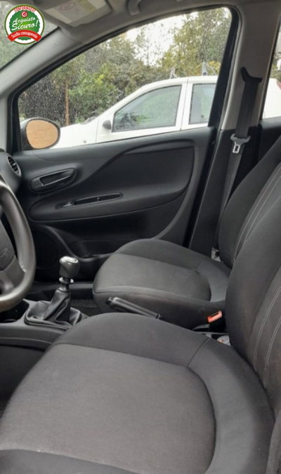 Fiat Punto 1.4 8V 5 porte Natural Power Street (9)