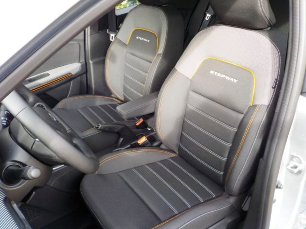 Dacia Sandero Stepway 1.2 Eco-G Extreme 120cv auto (9)