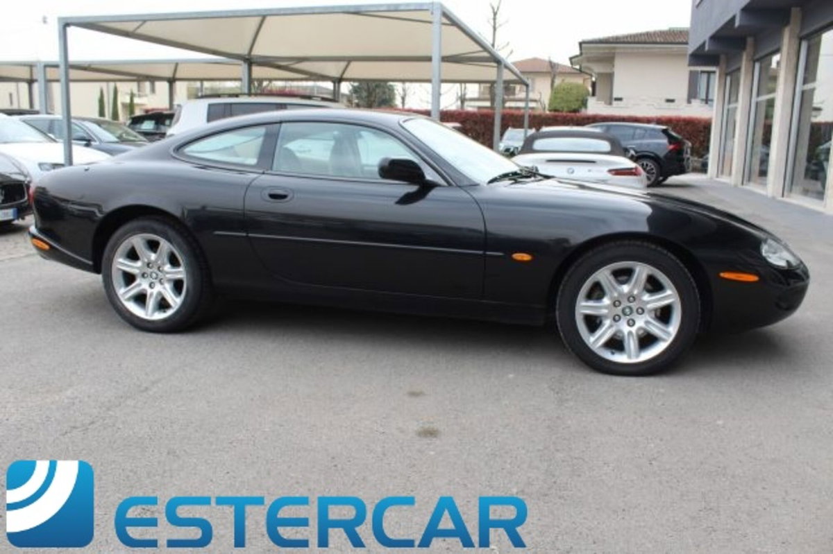 Jaguar XK8 4.0 Coupé (11)