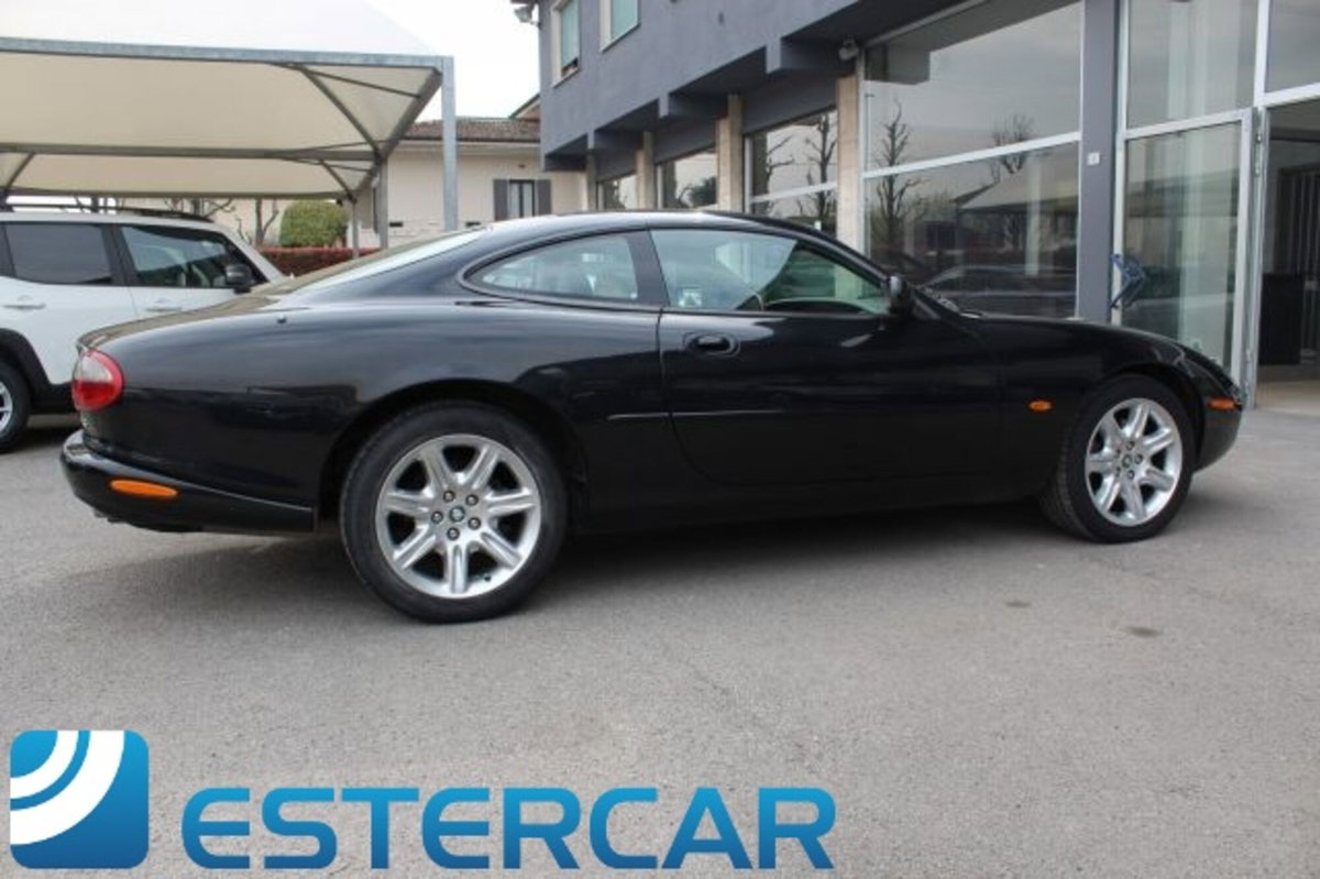 Jaguar XK8 4.0 Coupé (13)