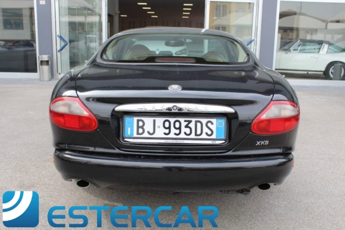 Jaguar XK8 4.0 Coupé (15)