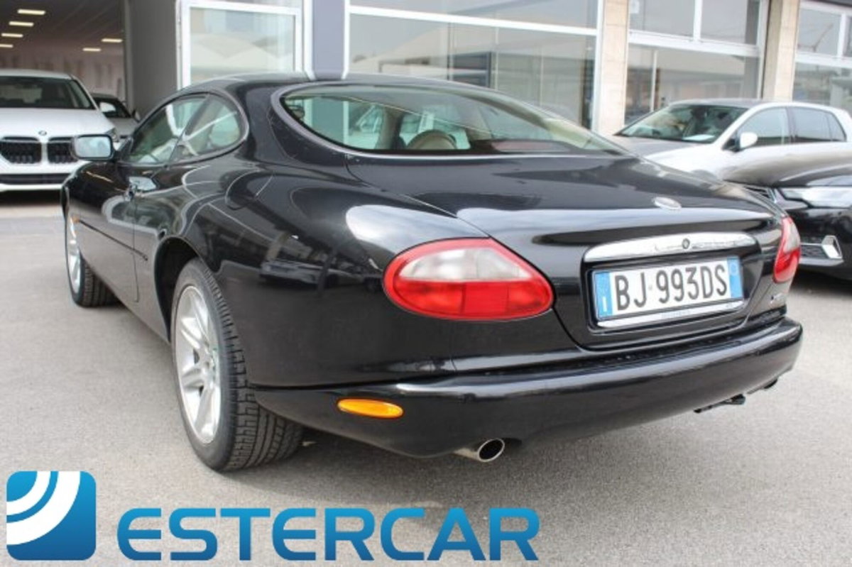 Jaguar XK8 4.0 Coupé (7)