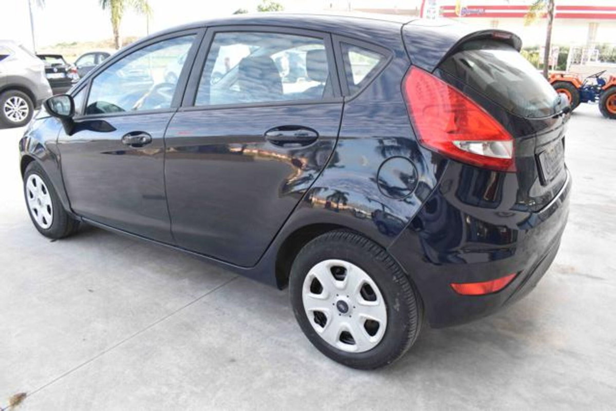 Ford Fiesta Ikon 1.4 TDCi 70CV 5 porte (5)