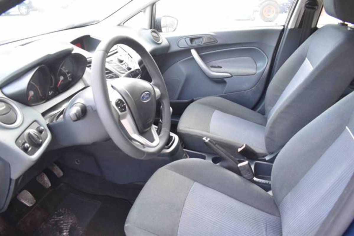 Ford Fiesta Ikon 1.4 TDCi 70CV 5 porte (7)