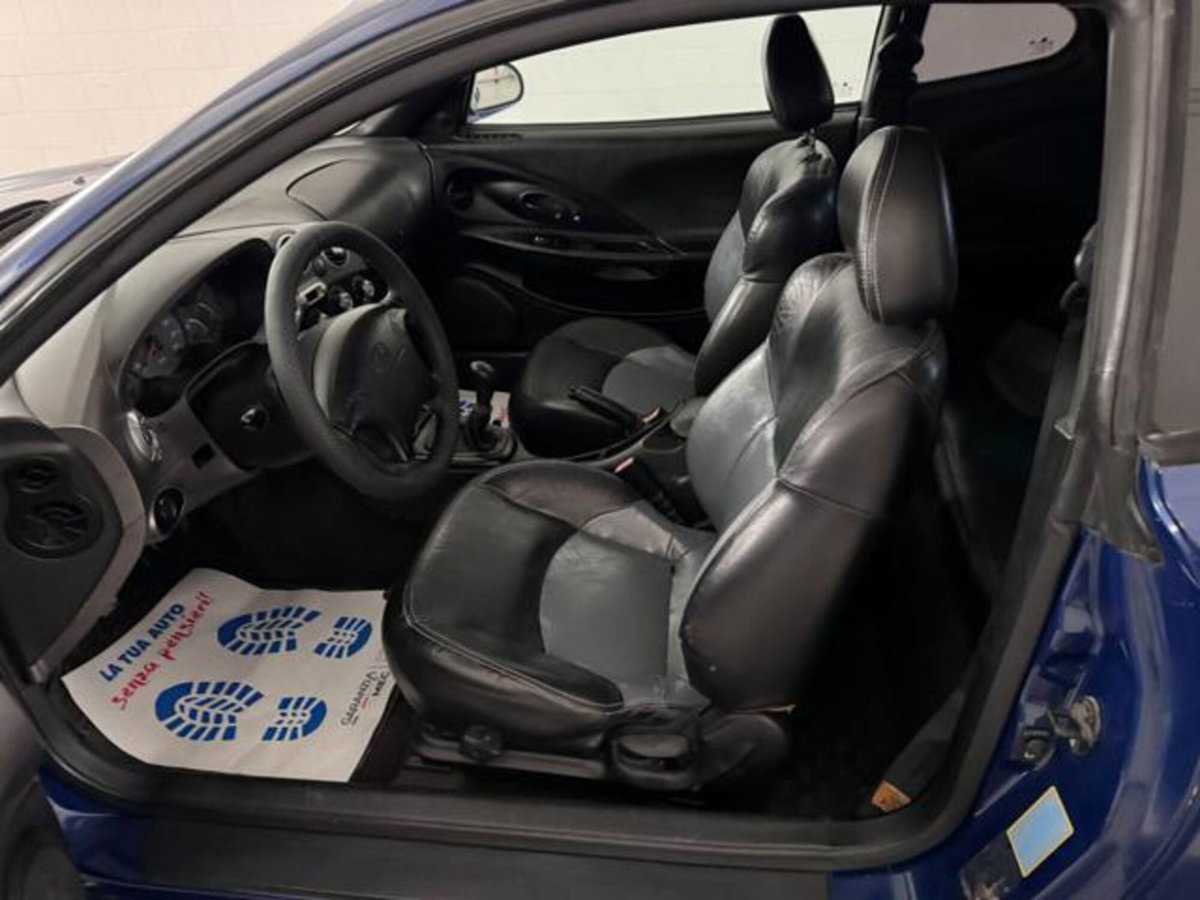 Hyundai Coupe 1.6i 16V cat FX (9)