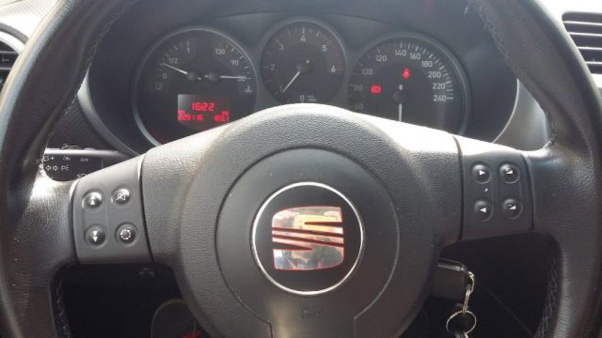 SEAT Leon 2.0 16V TDI Stylance (8)