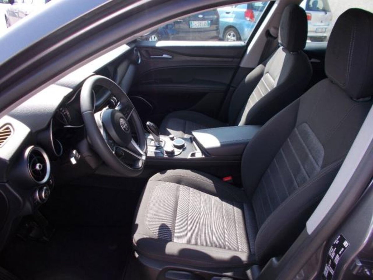 Alfa Romeo Stelvio Stelvio 2.2 Turbodiesel 180 CV AT8 Q4 Business (13)