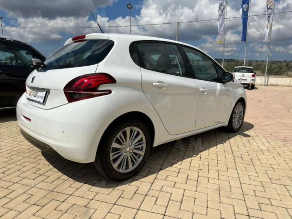 Peugeot 208 BlueHDi 100 Stop&Start 5 porte Allure (5)