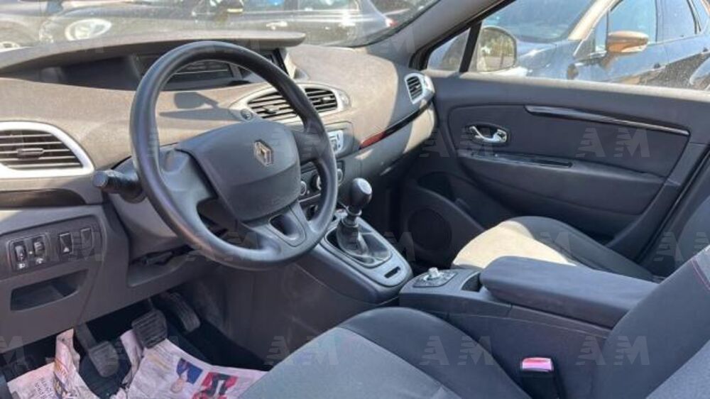 Renault Scénic X-Mod 1.6 GPL Dynamique (6)