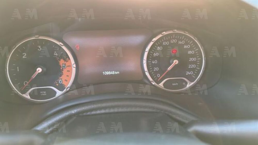 Jeep Renegade 1.6 Mjt 120 CV Limited (8)