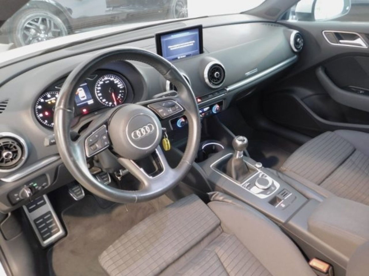 Audi A3 Sportback 30 TFSI S tronic Admired (8)