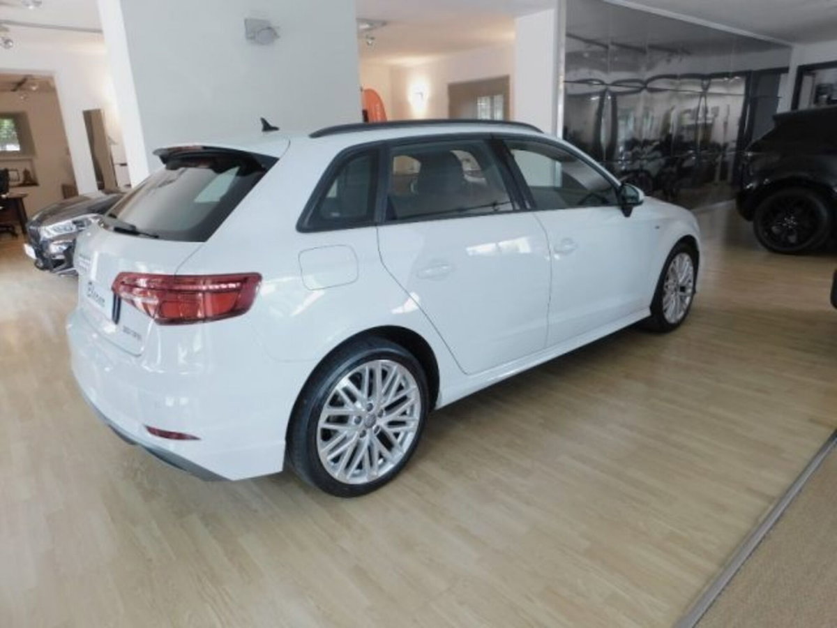 Audi A3 Sportback 30 TFSI S tronic Admired (4)