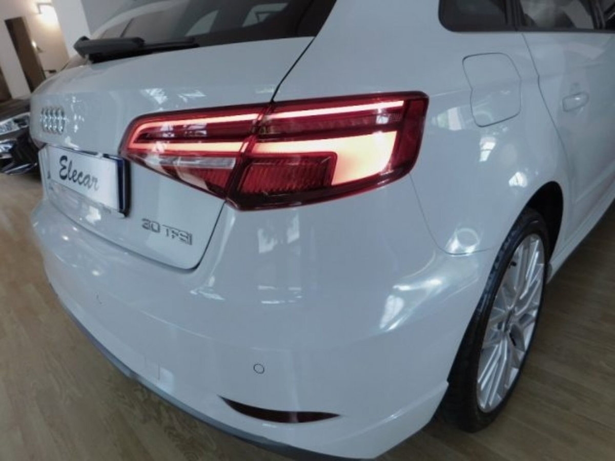 Audi A3 Sportback 30 TFSI S tronic Admired (7)