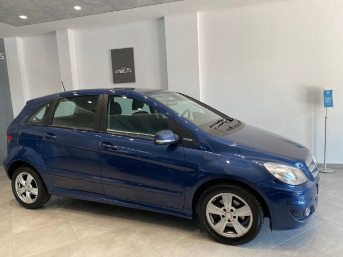 Mercedes-Benz Classe B 180 NGT BlueEFFICIENCY (3)