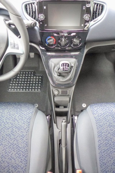 Lancia Ypsilon 1.0 FireFly 5 porte S&S Hybrid Gold Plus (11)