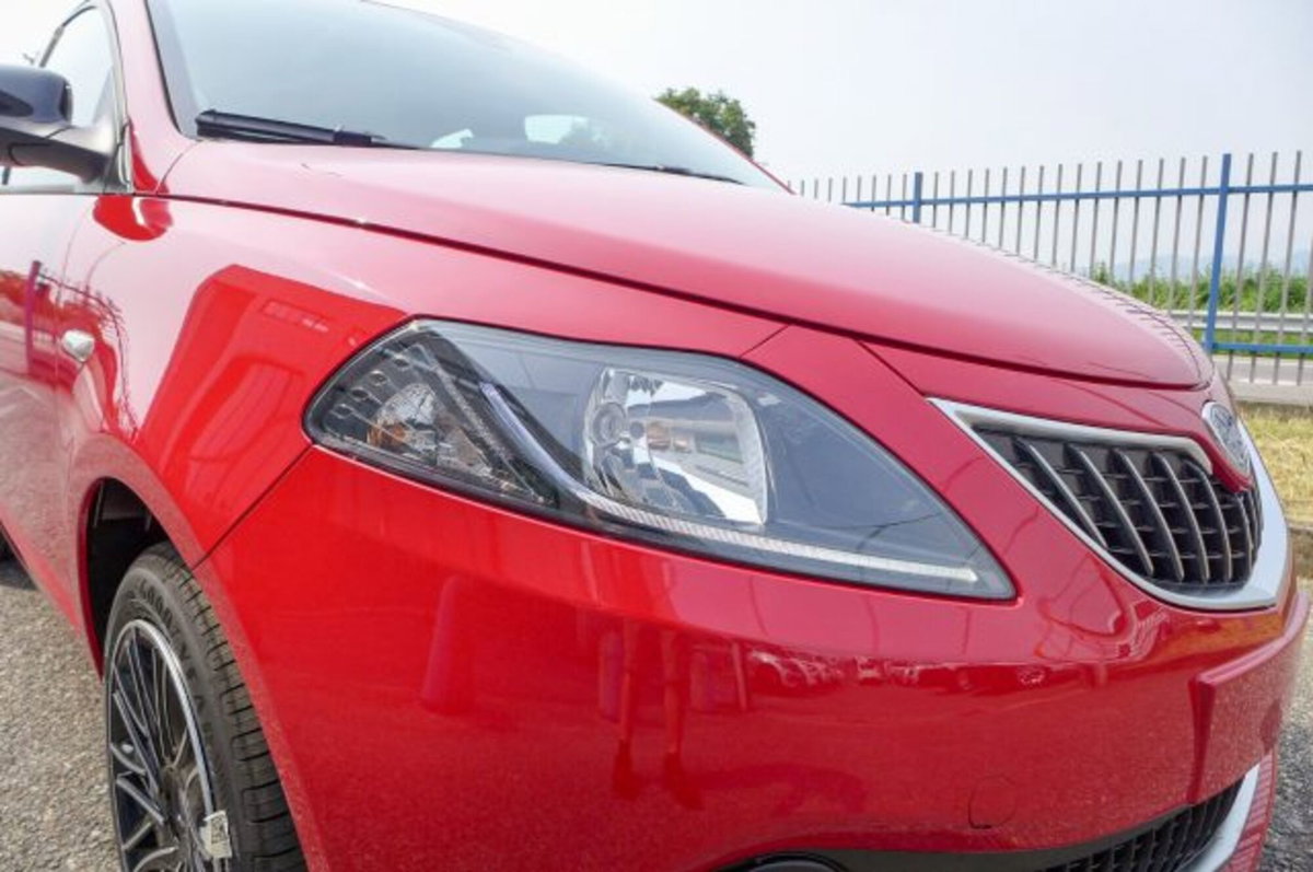 Lancia Ypsilon 1.0 FireFly 5 porte S&S Hybrid Ecochic Gold (5)