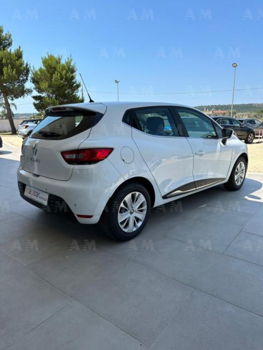 Renault Clio dCi 8V 75 CV 5 porte Moschino Life (5)
