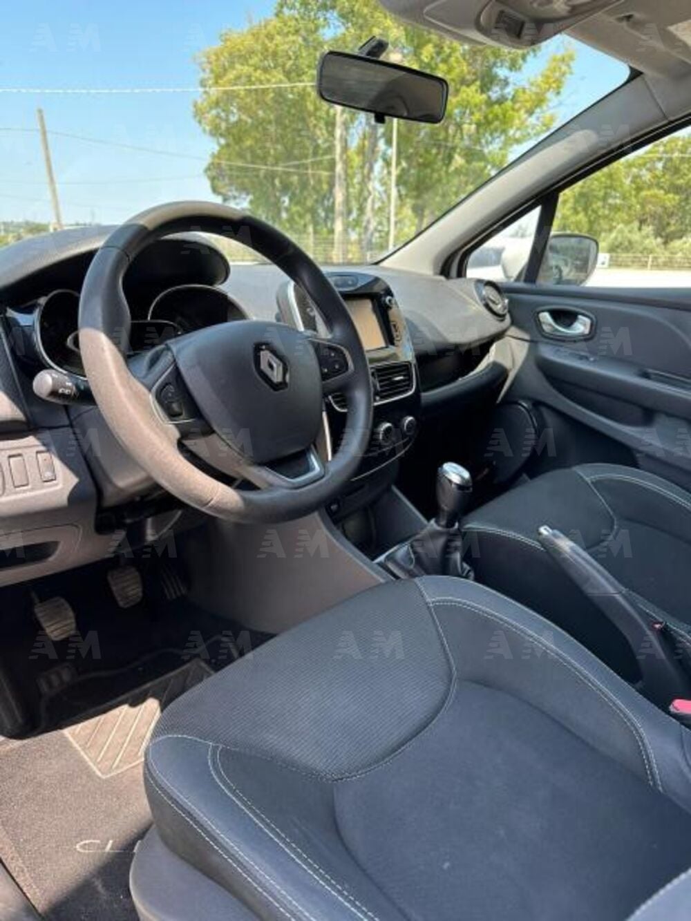 Renault Clio dCi 8V 75 CV 5 porte Moschino Life (8)