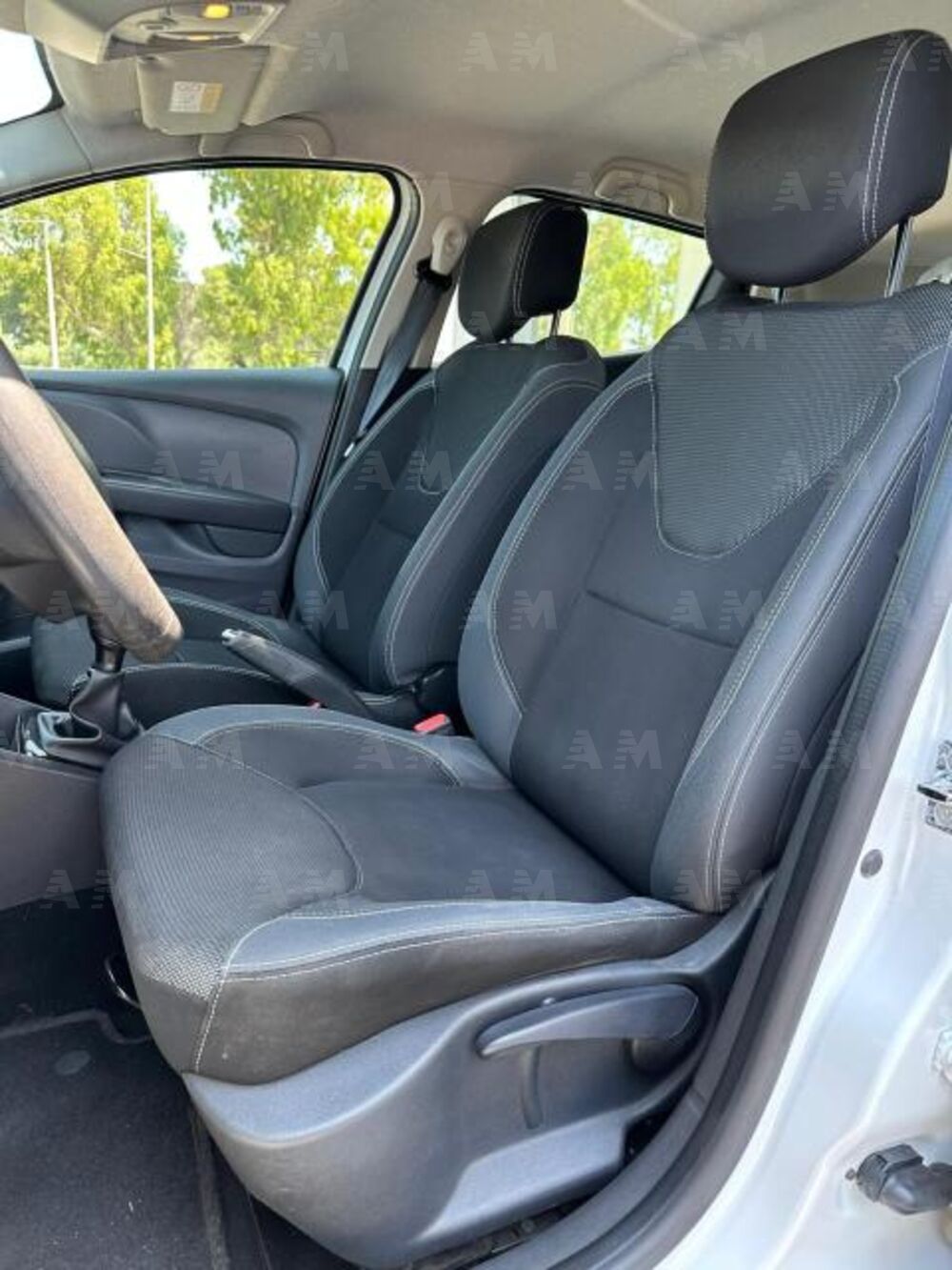 Renault Clio dCi 8V 75 CV 5 porte Moschino Life (9)