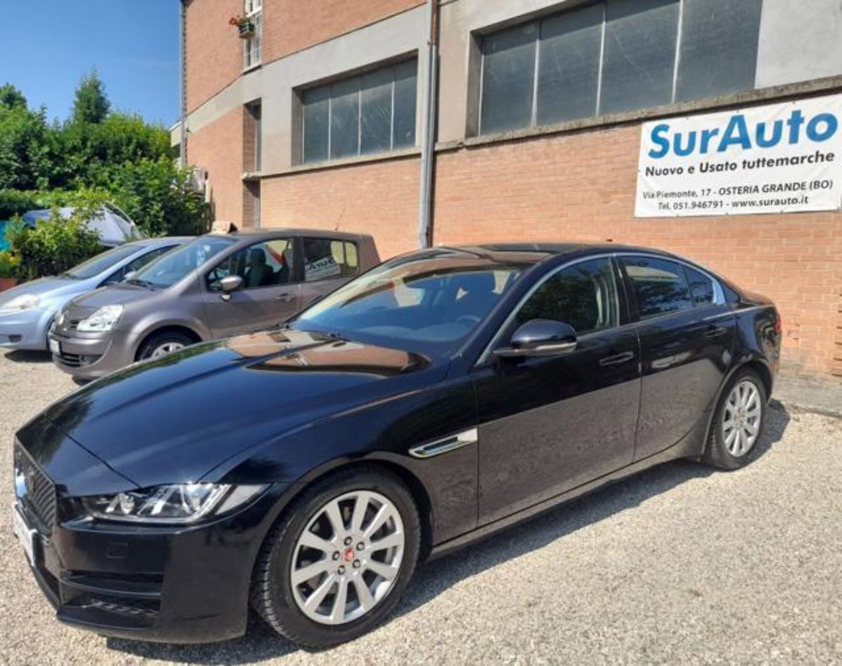 Jaguar XE 2.0 D Turbo 180CV aut. Pure (3)