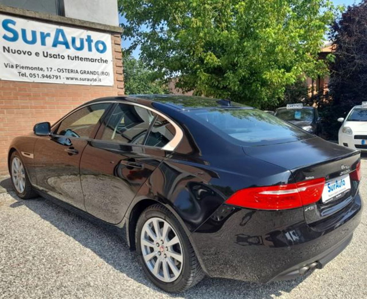 Jaguar XE 2.0 D Turbo 180CV aut. Pure (5)