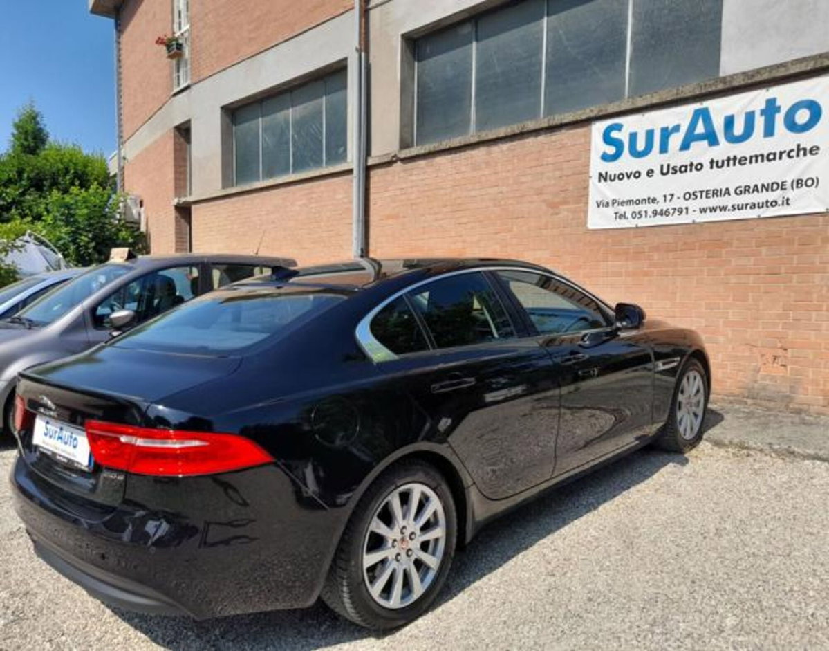 Jaguar XE 2.0 D Turbo 180CV aut. Pure (6)