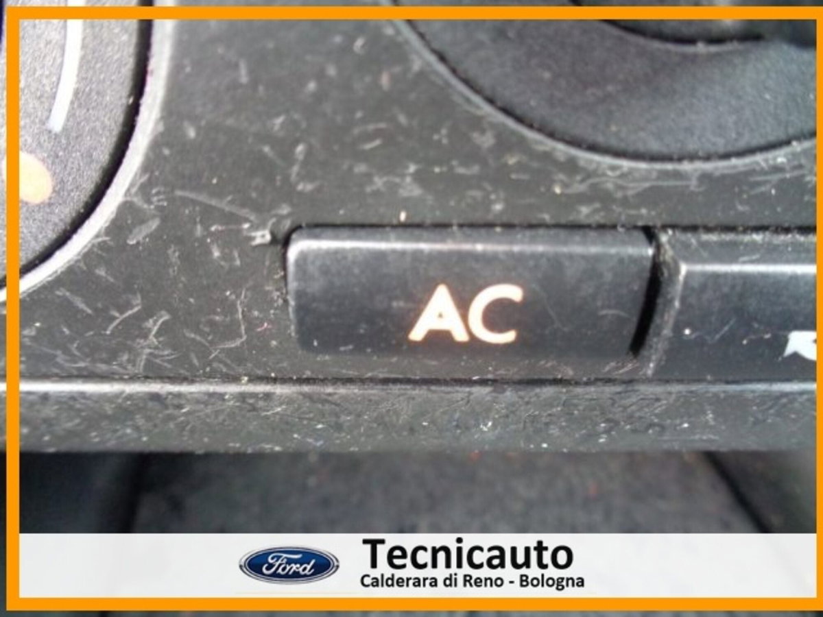 Volkswagen Golf 1.6 cat 3 porte Comfortline (20)